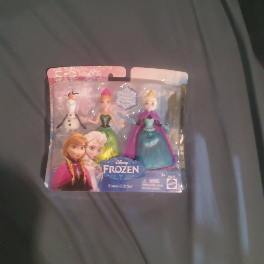 FROZEN SISTERS GIFT SET with OLAF BRAND NEW RETIRED - Picture 5 of 9